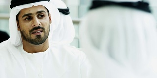 迪拜阿联酋市区男女商务顾问会议