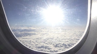 透过飞机窗户的阳光视频素材模板下载