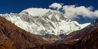 前往珠峰大本营-尼泊尔途中的珠峰景观