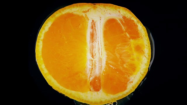 橙子和健康营养的果汁爆炸。健康食品的背景