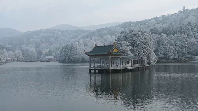 中国著名景点，庐山雪景