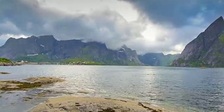 挪威，挪威罗浮敦群岛的日落风景