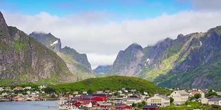 挪威，挪威罗浮敦群岛的日落风景