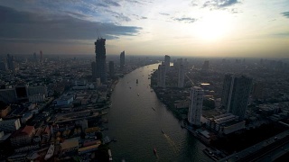 泰国首都曼谷的他信大桥鸟瞰图视频素材模板下载