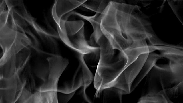 SLO MO黑色和白色燃烧的火焰