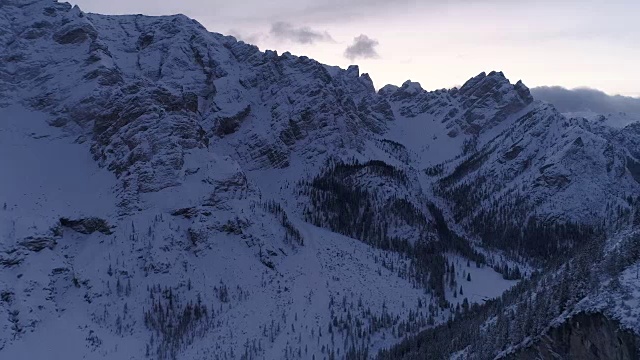 空中冬季景观-意大利阿尔卑斯山| 4K | 2017年12月
