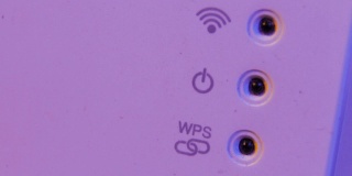 特写WiFi中继器信号连接状态led灯
