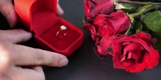 红玫瑰结婚戒指