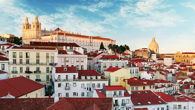 里斯本，葡萄牙城市天际线在阿尔法玛。时间流逝