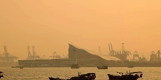 海上渔船;深圳,中国
