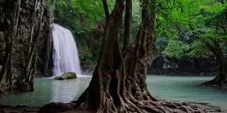 四面瀑布国家公园，位于泰国北碧府