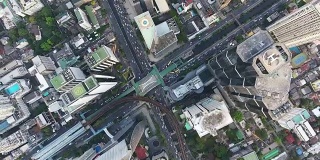 4k分辨率曼谷空中十字路口高速公路交通在曼谷市，泰国
