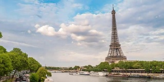 巴黎城市天际线运动时间推移(Hyperlapse)在塞纳河和埃菲尔铁塔，巴黎，法国