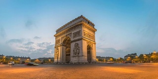 法国巴黎凯旋门和香榭丽舍大街，巴黎城市天际线从夜到日的时间流逝，4K时间流逝