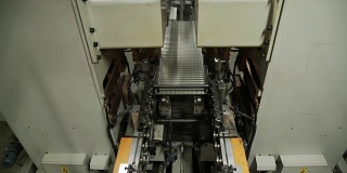 高科技散热器焊接机器人生产线