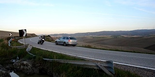 道路和托斯卡纳景观