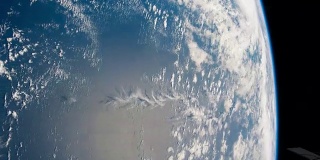 3视频三机一体。从国际空间站上看到的地球。这段视频由美国宇航局提供。