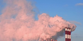 电厂吸烟。空气污染。