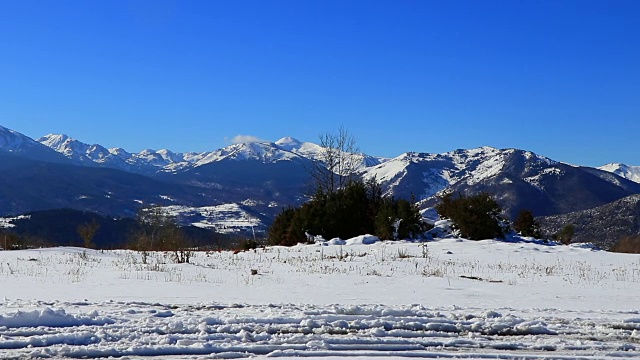 在法国旅行时拍摄的比利牛斯雪山