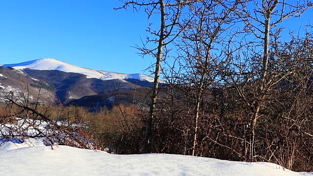 在法国旅行时拍摄的比利牛斯雪山