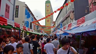 2018年春节在新加坡华埠，游客享受旅游视频素材模板下载