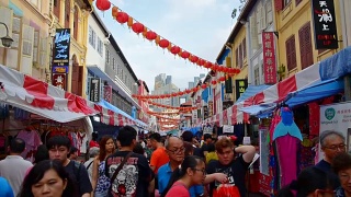 2018年春节在新加坡华埠，游客享受旅游视频素材模板下载