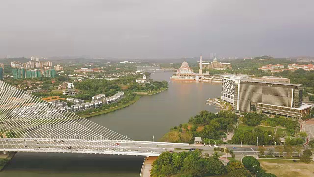 斯里瓦瓦桑大桥鸟瞰图吉隆坡，一个计划中的城市和马来西亚的联邦行政中心