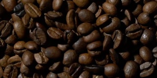 有机烘培咖啡豆。