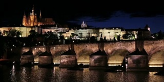 布拉格城市景观与伏尔塔瓦河捷克共和国之夜