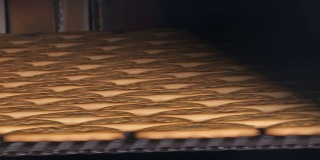 饼干是在烤箱里烤的。特写镜头