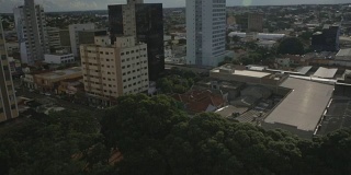 喷泉和建筑在坎波格兰德，MS，巴西