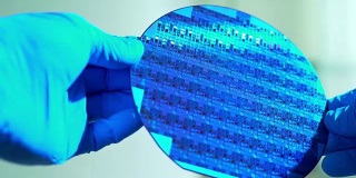 处理微芯片硅片的洁净室技术