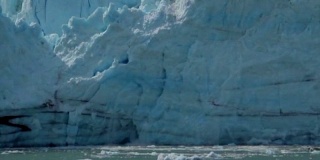 阿拉斯加冰川湾国家公园的马杰丽冰川