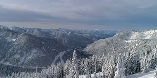 雪域荒野航空揭示太平洋西北山区公路