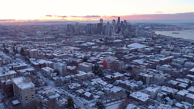 西雅图华盛顿延时冬季雪日出城市市中心空中鸟瞰