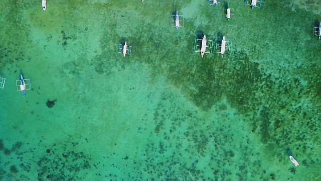 无人机拍摄菲律宾巴拉望的菲律宾船只