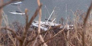 2017年飓风艾玛后沉没的船只，圣约翰，美属维尔京群岛