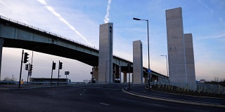 索尔福德新建吊桥