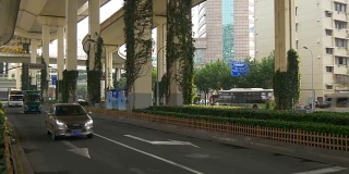白天上海市交通街道路口全景4k中国