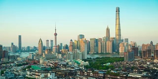日落上海城市景观屋顶全景4k时间流逝中国