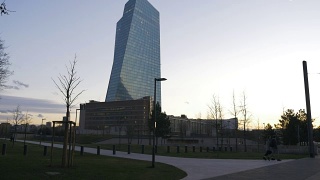 位于法兰克福的欧洲中央银行大楼视频素材模板下载