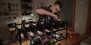 程序员准备采矿钻机与GPU
