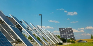 现代企业附近的太阳能电池板，延时