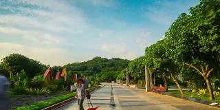 阳光明媚的一天深圳中央公园广场步行全景4k时间流逝中国