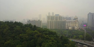 白天雾霾武汉市空中公园全景4k中国