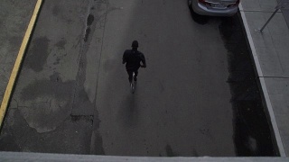 运动员在市区跑步视频素材模板下载