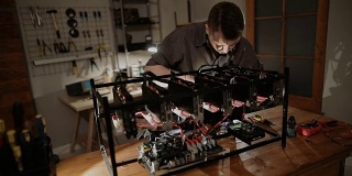 程序员准备采矿钻机与GPU