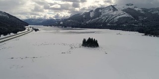 凯echelus湖华盛顿冬季空中雪道