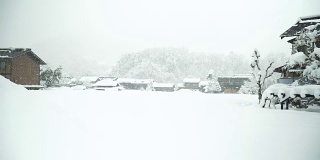 大雪覆盖了白川村