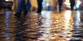 沥青雨人们晚上